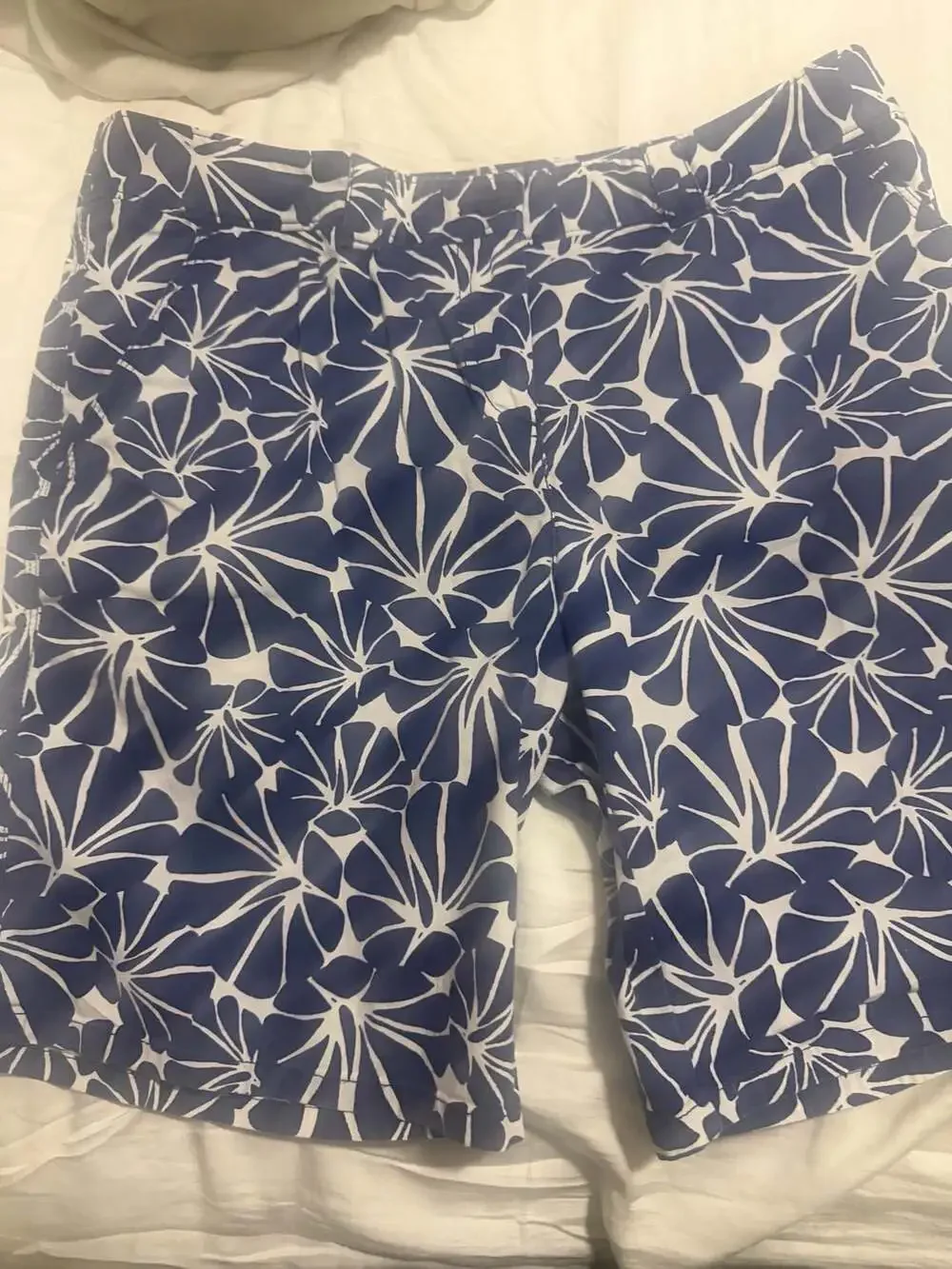 Tommy Bahama Ellery Fit Floral Print Shorts Size 8